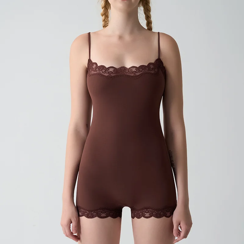 Koronkowy top na ramiączkach do jogi modelujący sylwetkę Brązowy