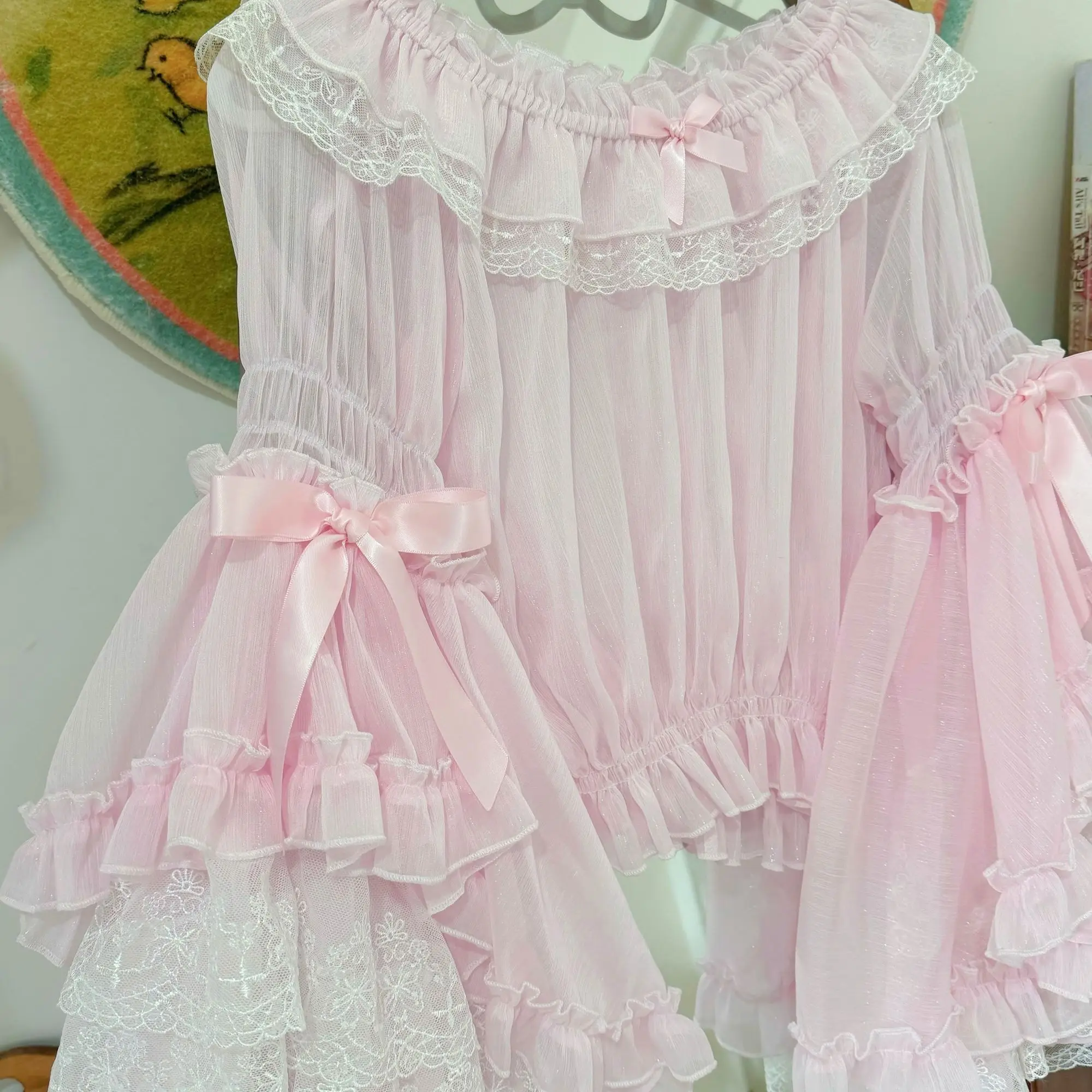 Koszula Lolita z kokardą i rozkloszowanym rękawem Różowy