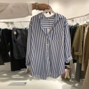 Koszula w paski koreańska — niszowy design z Dongdaemun Niebieski