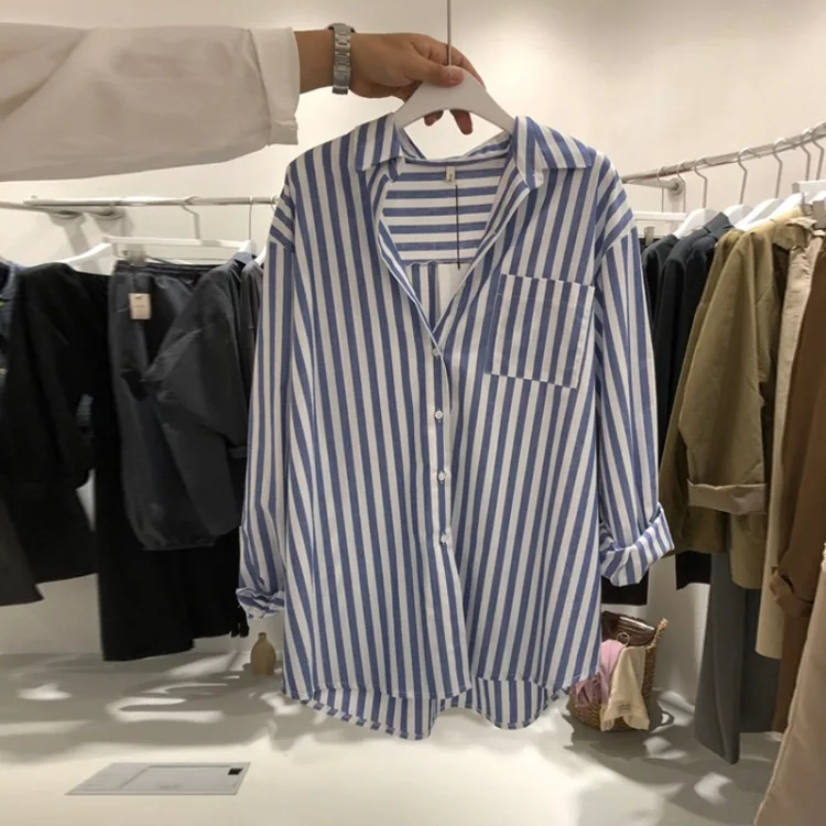 Koszula w paski koreańska — niszowy design z Dongdaemun Niebieski