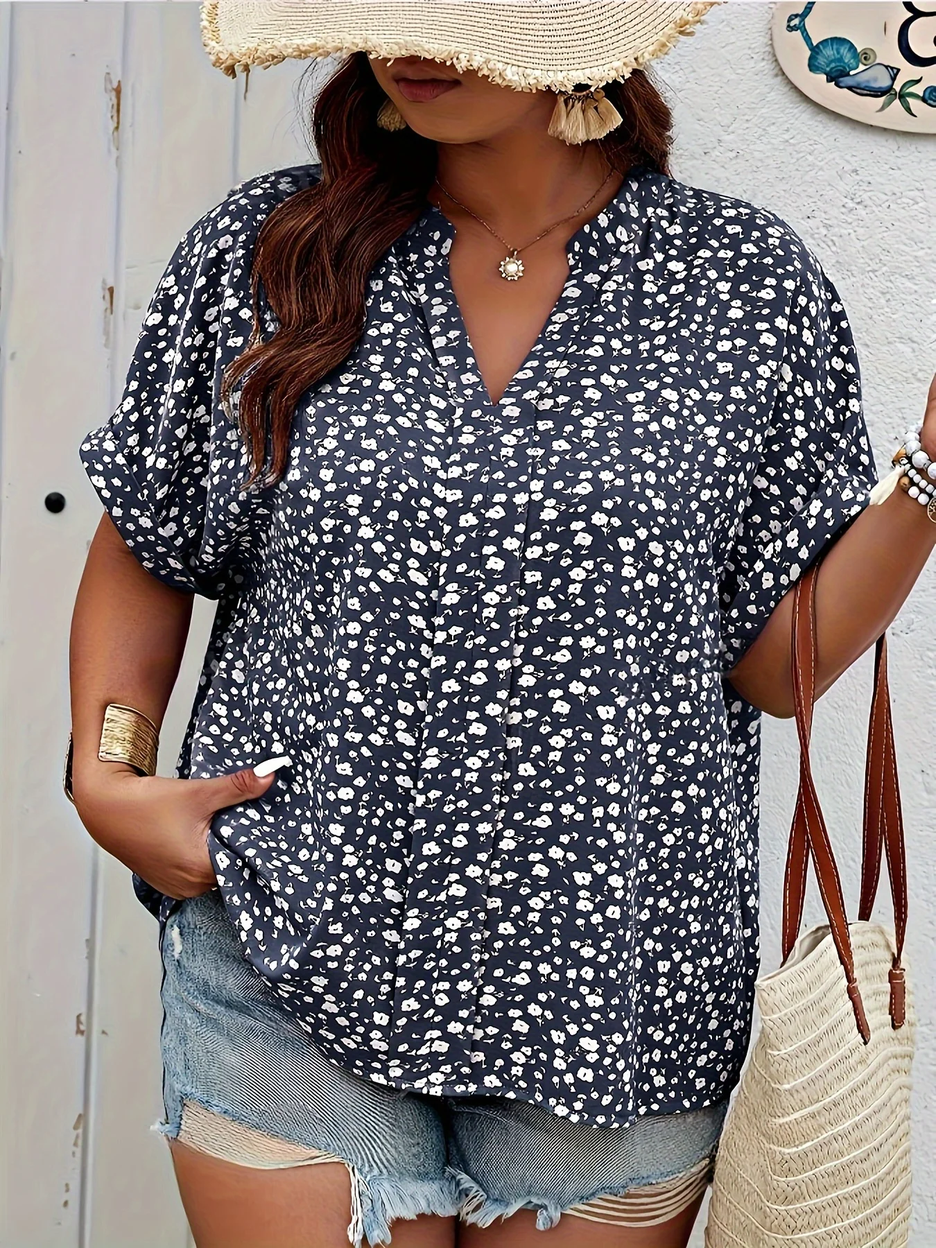 Koszula plus size w kwiecisty wzór do biura i na co dzień Granatowy
