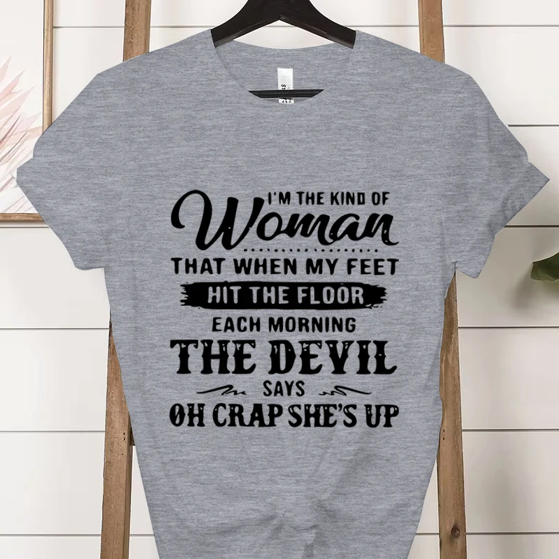Koszulka damska z nadrukiem I Am That Kind of Woman Armijna zieleń