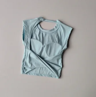 Krótki top sportowy damski z miseczkami do jogi Lightblue