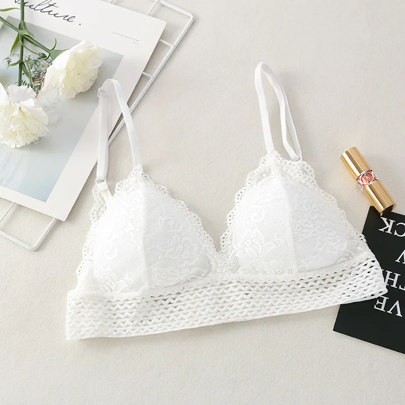 Kwiatowy koronkowy bralette push-up bez drutu z dekoltem V Czarny