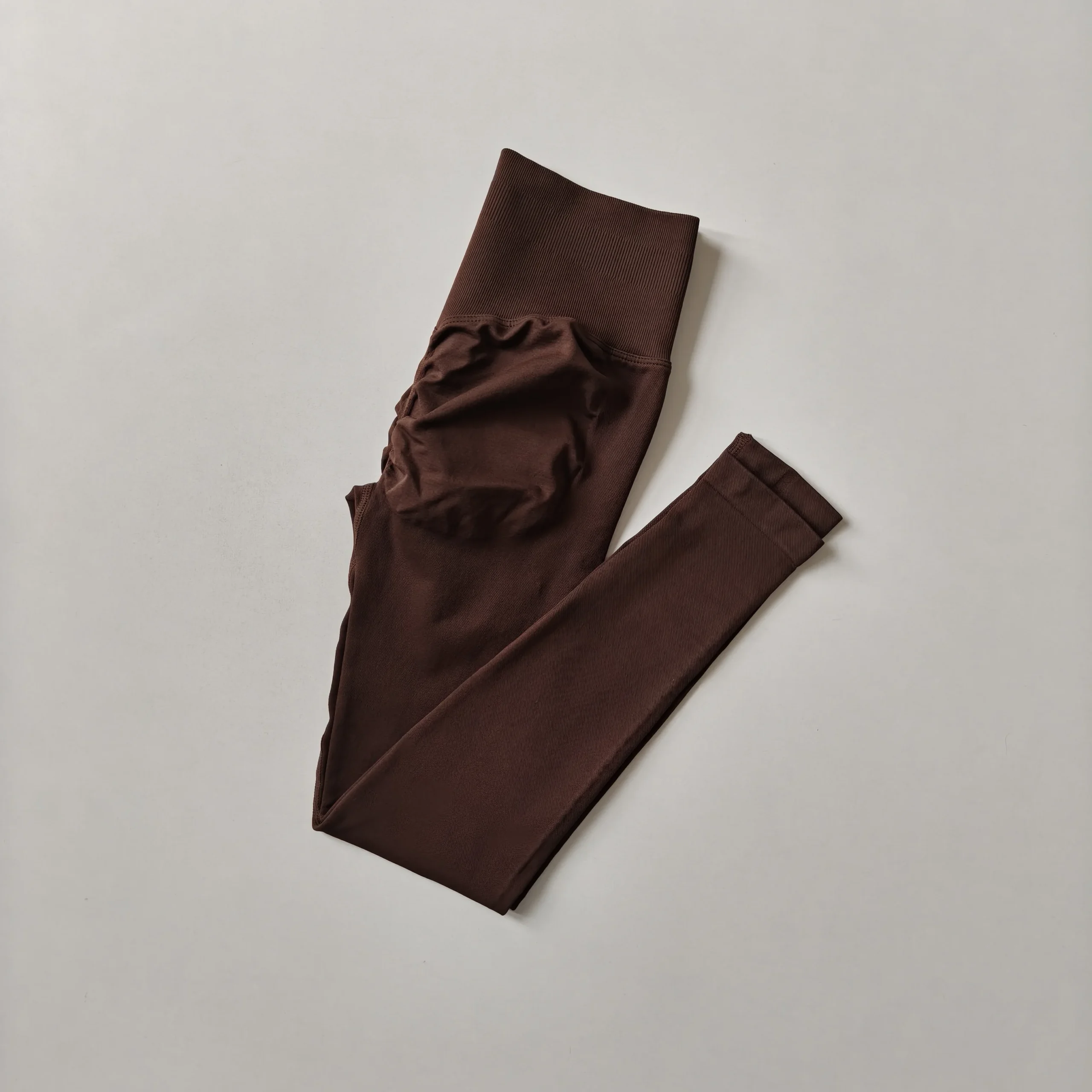 Legginsy sportowe bezszwowe damskie modelujące pośladki Brązowy