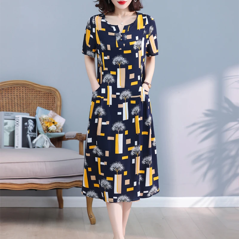 Letnia sukienka boho plus size z krótkim rękawem Czerwony