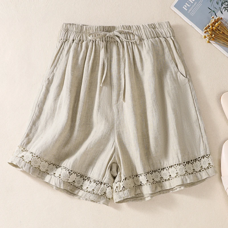 Lniane szorty boho z gumką w pasie i koronką Beżowy