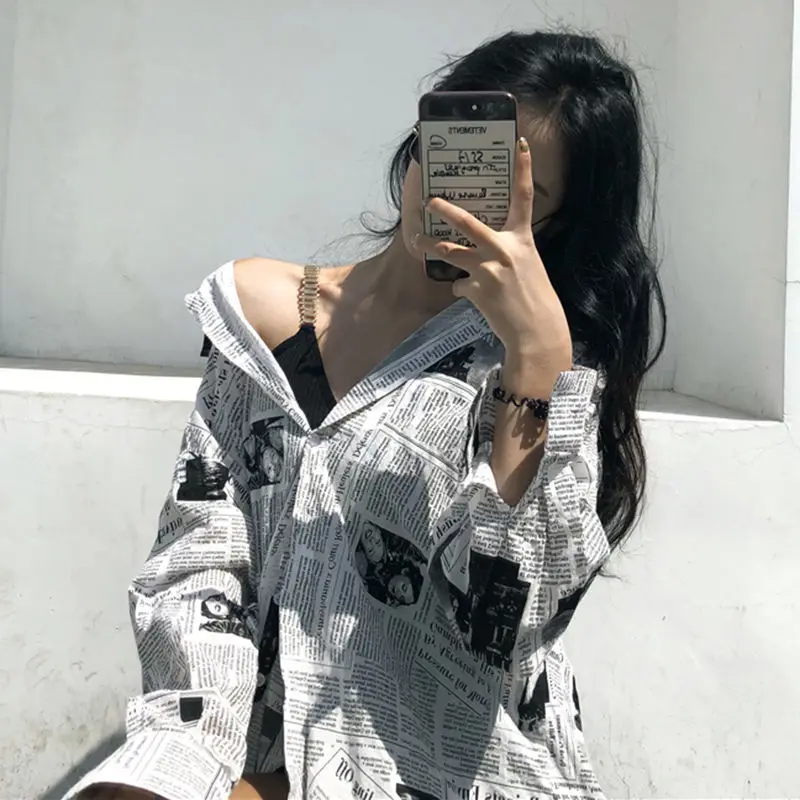 Luźna bluzka damska z długim rękawem w stylu boyfriend Biały