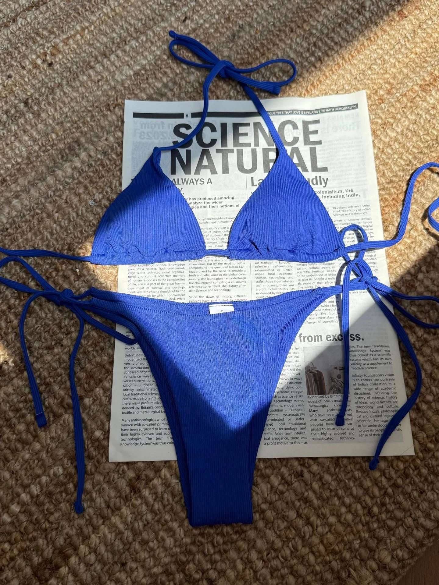 Micro bikini trójkątne wiązane z koronkowym wykończeniem Niebieski