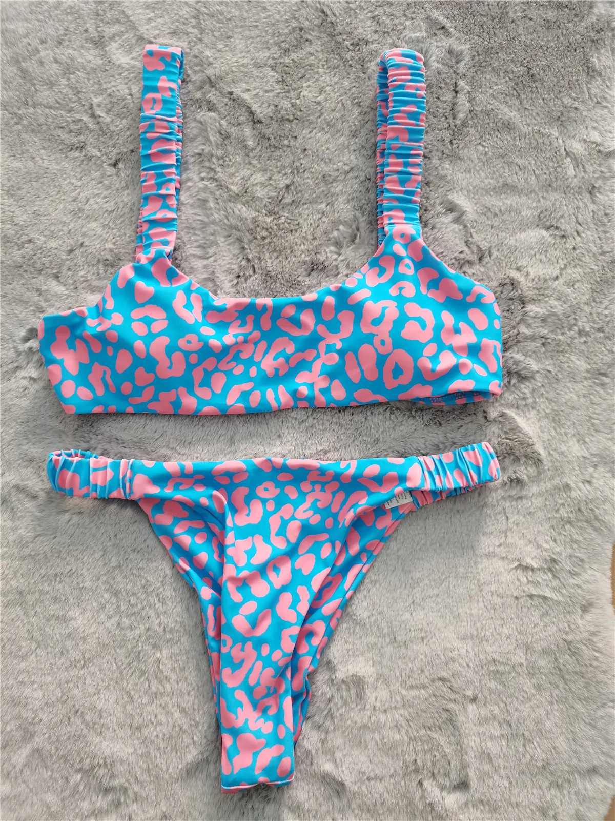 Mikro bikini z wyściółką w panterkę — wycięty kostium kąpielowy Błękitny