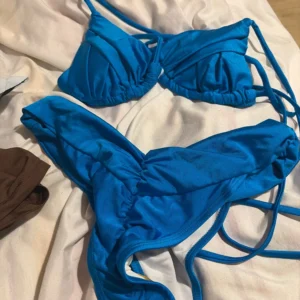 Mikrobikini składane trójkątne solidne damskie Czarny