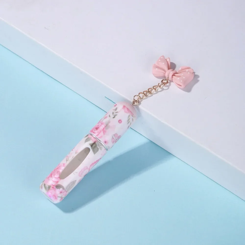 Mini butelka z atomizerem na perfumy 5 ml z zawieszką śliwka