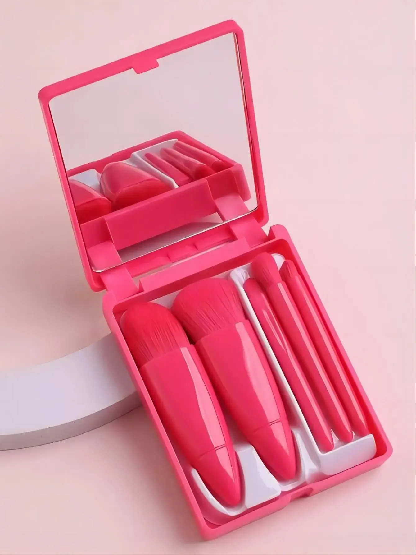 Podróżny mini zestaw 5 pędzli do makijażu z etui i lusterkiem Czerwony