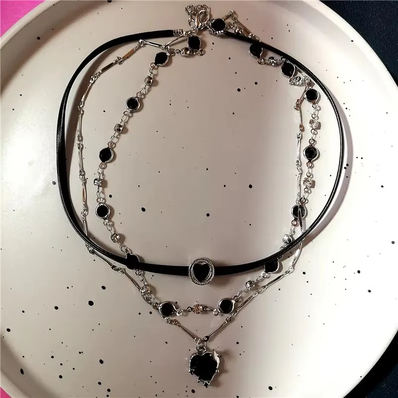 Naszyjnik choker z zawieszkami w stylu grunge Y2K Rodowany