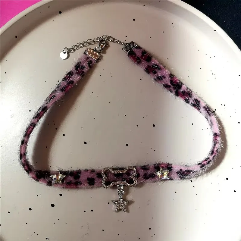 Naszyjnik choker z zawieszkami w stylu grunge Y2K Złoty kolor