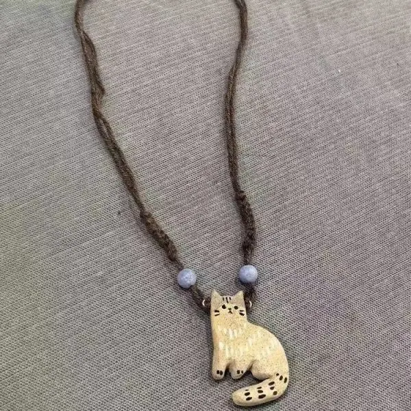 Naszyjnik z kotem w stylu boho retro Czerwony brązowy