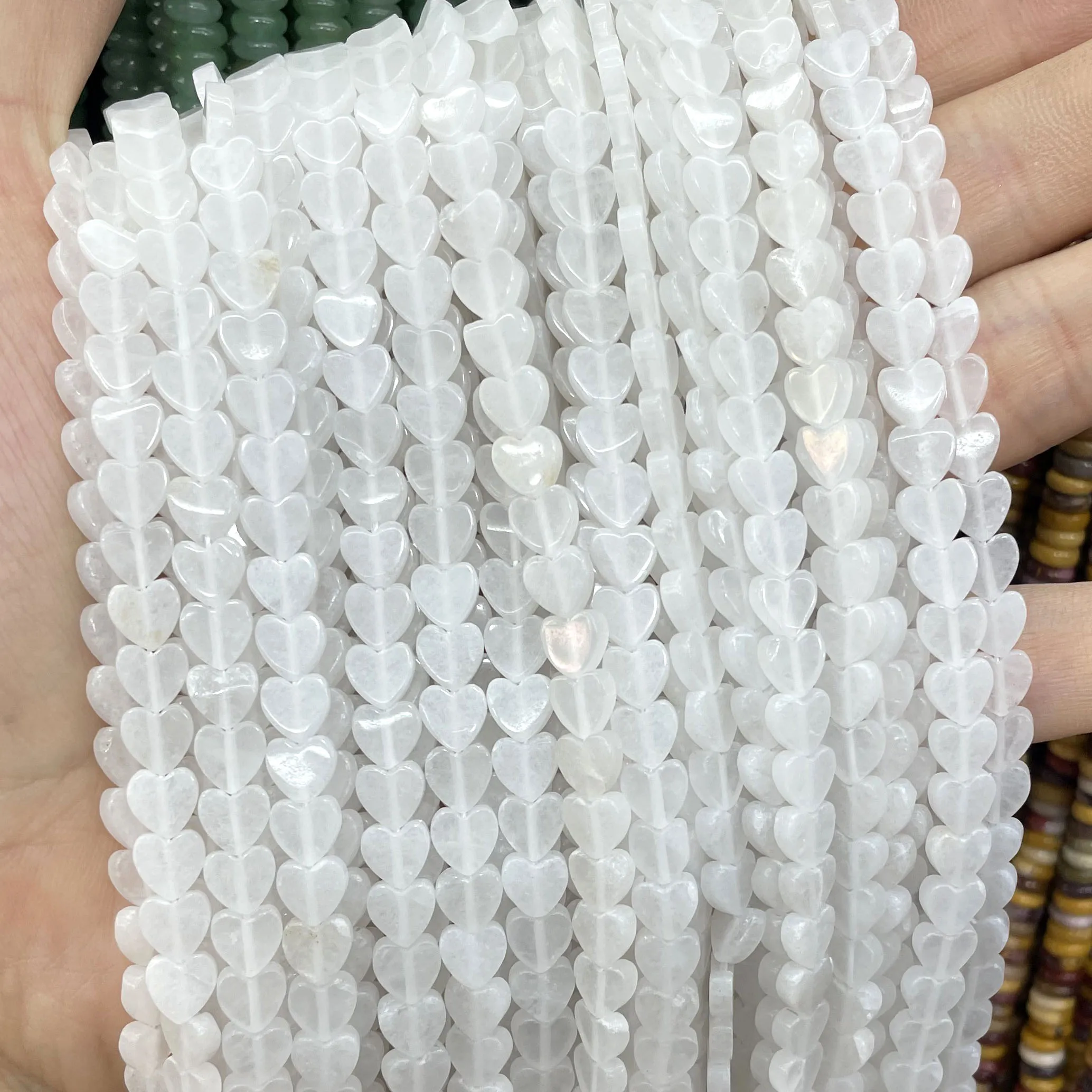 Naturalne koraliki w kształcie serca 6mm — agat, kwarc, turkus, ametyst Ciemnoszary