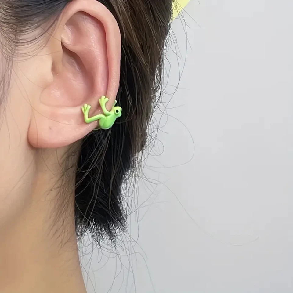 Nausznice żabka ear cuff bez przekłucia zielone Kolor jasnożółtego złota