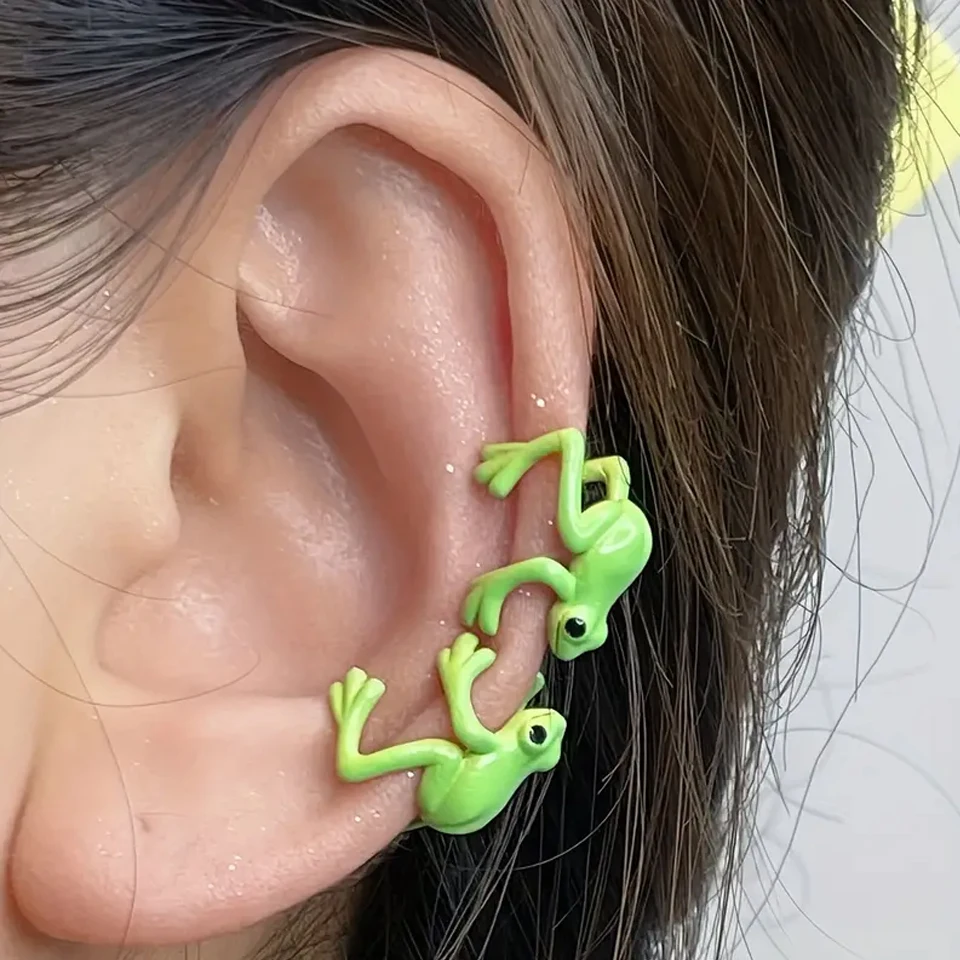 Nausznice żabka ear cuff bez przekłucia zielone Złoty kolor