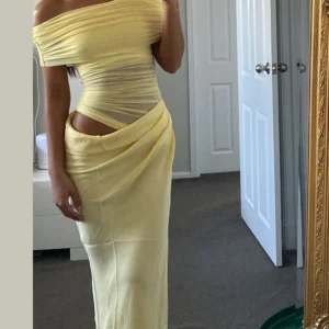 Nieregularna sukienka z siatki z drapowaniem krótki rękaw bodycon żółty