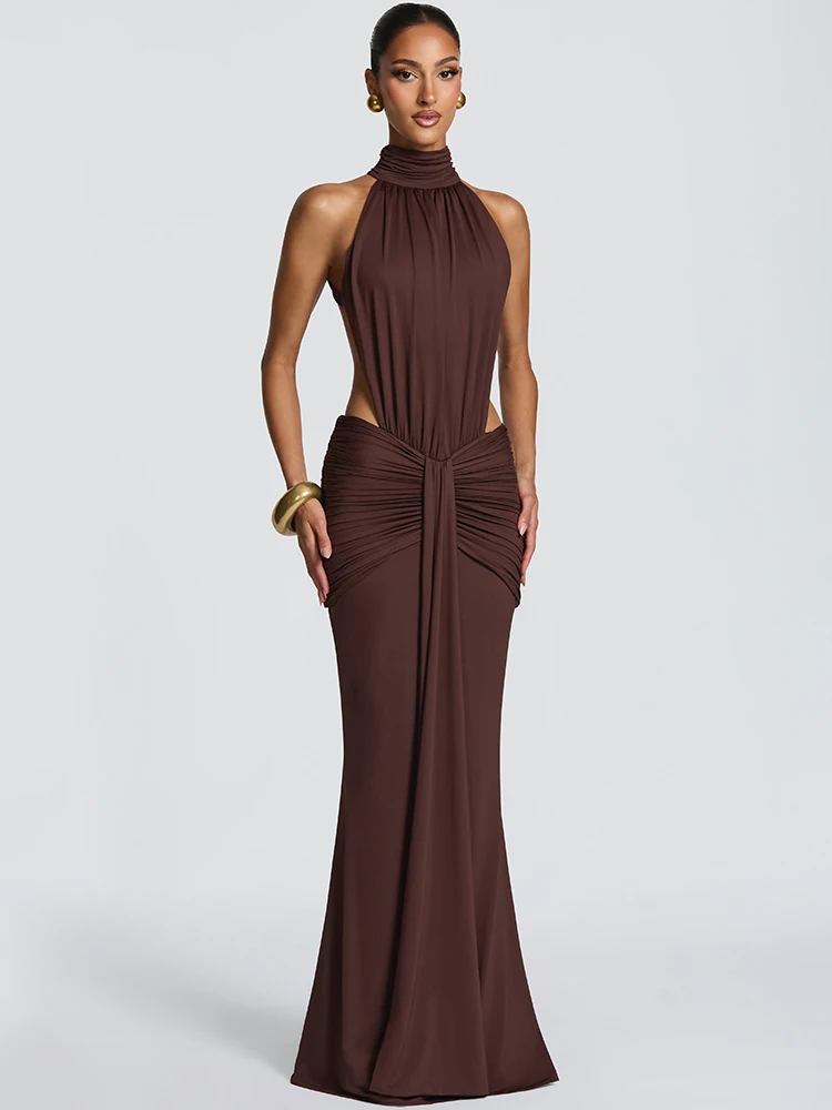 Obcisła sukienka maxi z golfem i odkrytymi plecami Kawa