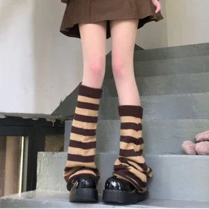 Ocieplacze na nogi Lolita dziane rozkloszowane — JK styl Beżowy
