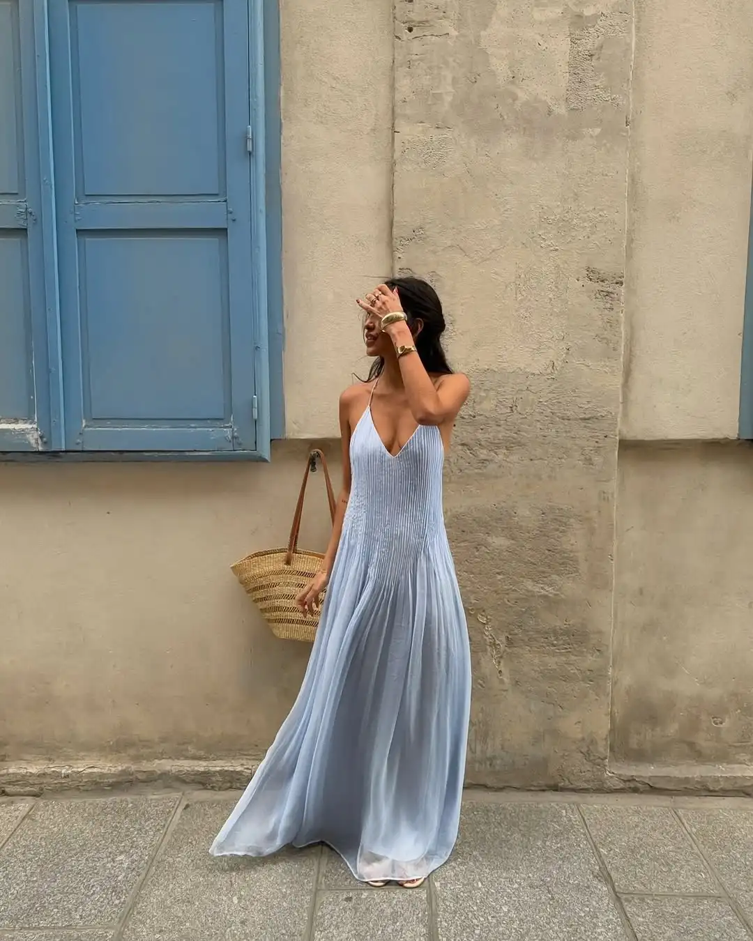 Plisowana sukienka bez rękawów w jednolitym kolorze elegancka midi Niebieski