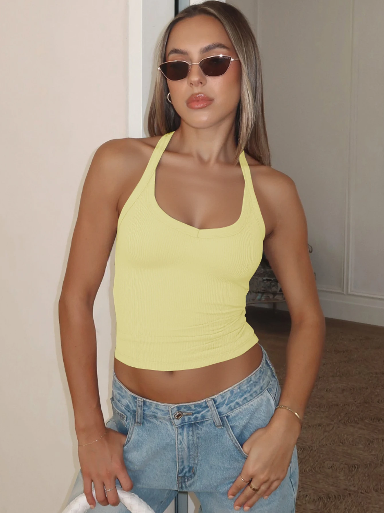 Prążkowany top halter bez pleców Y2K casual plażowy żółty