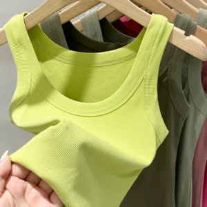Prążkowany top na ramiączkach damski basic Jasny zielony