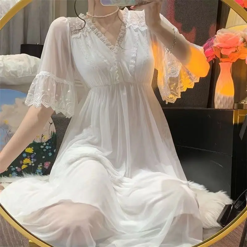 Satynowa koszula nocna plus size z koronką 4XL Niebieski
