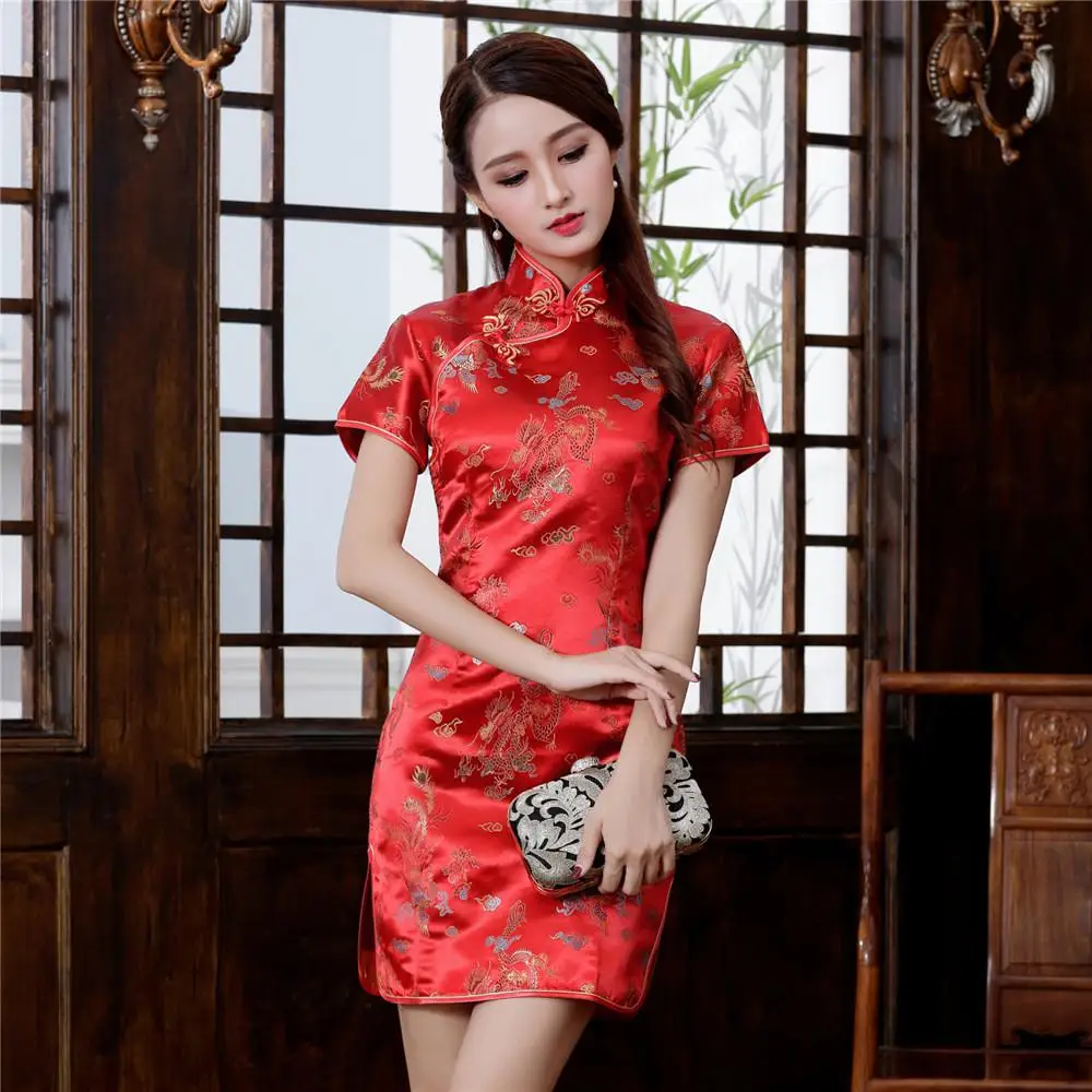 Satynowa sukienka mini qipao ze smokiem Czerwony
