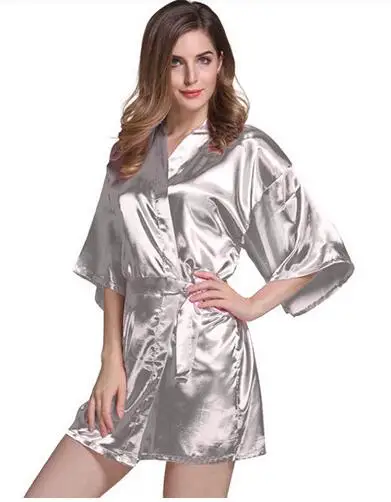 Satynowy krótki szlafrok kimono damski — jednokolorowy, lśniący Czerwony