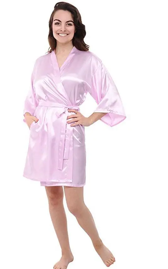 Satynowy krótki szlafrok kimono damski — jednokolorowy, lśniący Różowy