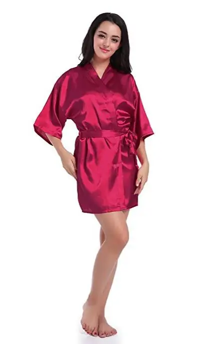 Satynowy szlafrok nocny z koronką plus size — elegancki Wielo