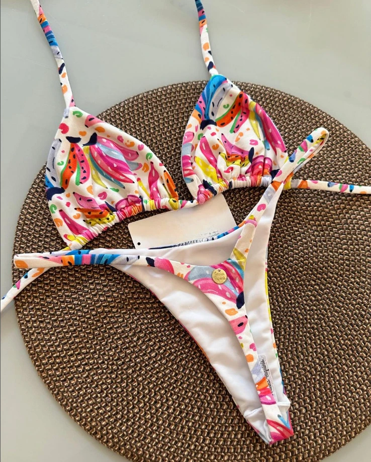 Seksowne bikini w cętki ze stringami 22