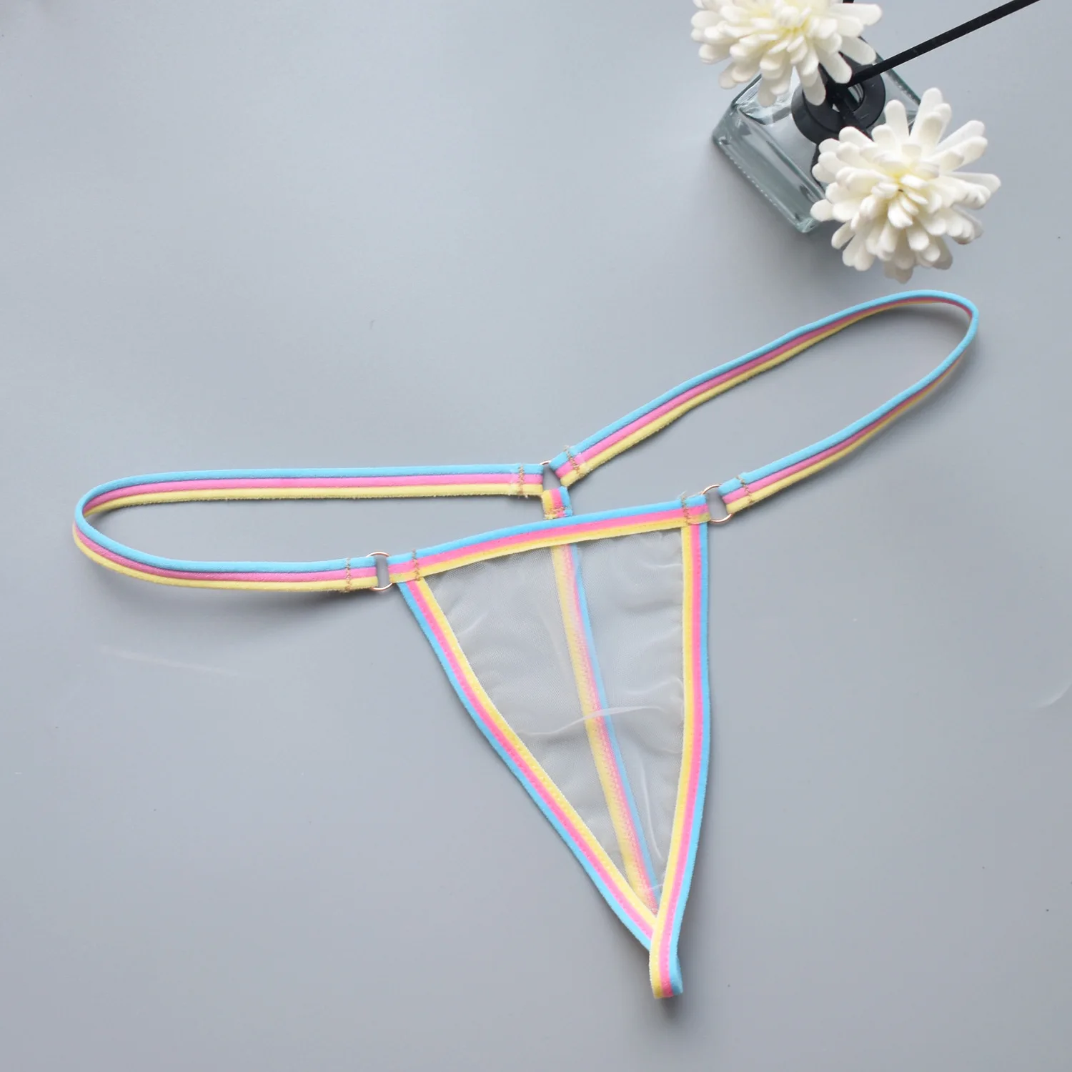 Seksowne stringi mini bikini w żywych kolorach Biały