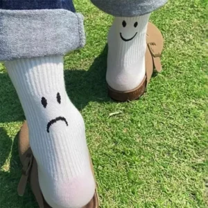 Skarpetki z płaczącą buźką Crying Face kolorowe unisex Czerwony niebieski