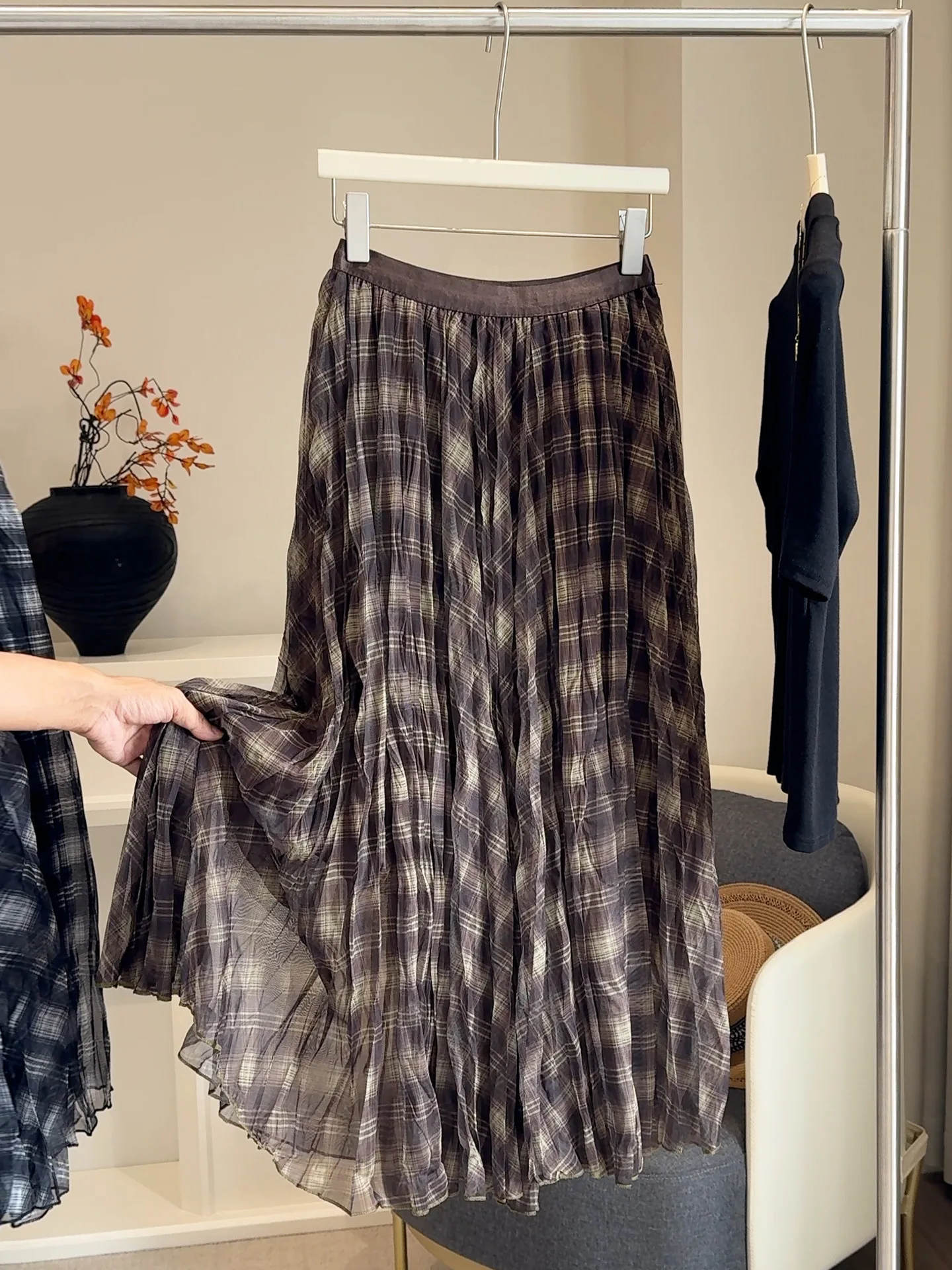 Spódnica midi z siateczki w kratę z wysokim stanem Khaki
