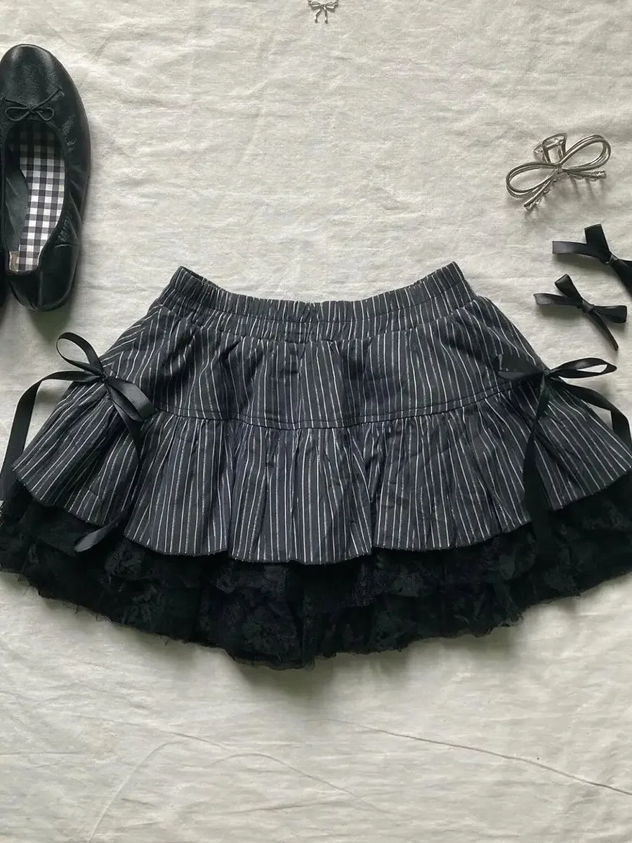 Spódniczka mini Y2K punk z koronką i kokardą Niebieski