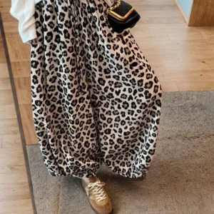 Damskie spodnie harem w panterkę z elastyczną talią Beżowy