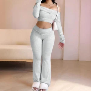 Sportowy komplet damski crop top i spodnie dzwony Jasnoszary