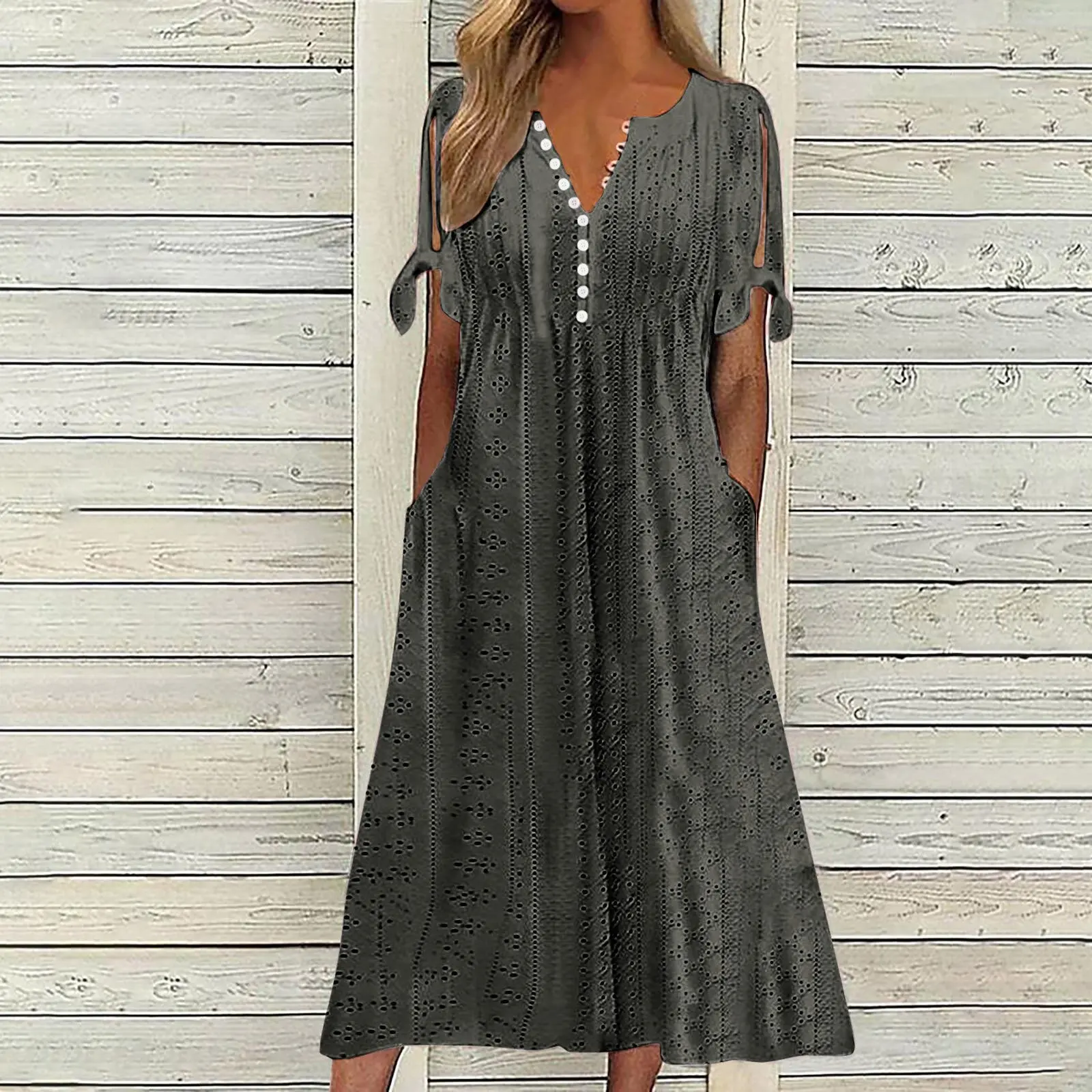 Sukienka boho midi z ażurowymi detalami i odkrytymi ramionami Ciemnoszary