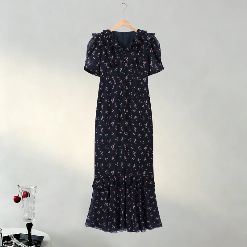 Sukienka maxi w kwiaty z bufiastymi rękawami Safflower