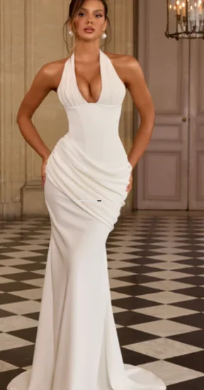 Sukienka maxi syrena z dekoltem halter i plisowanym biustem Beżowy
