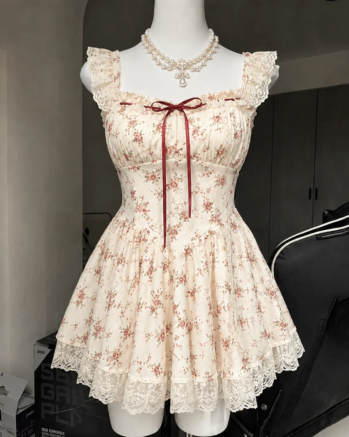 Sukienka mini vintage lolita gotycka na ramiączkach czarna Y2K Wielo