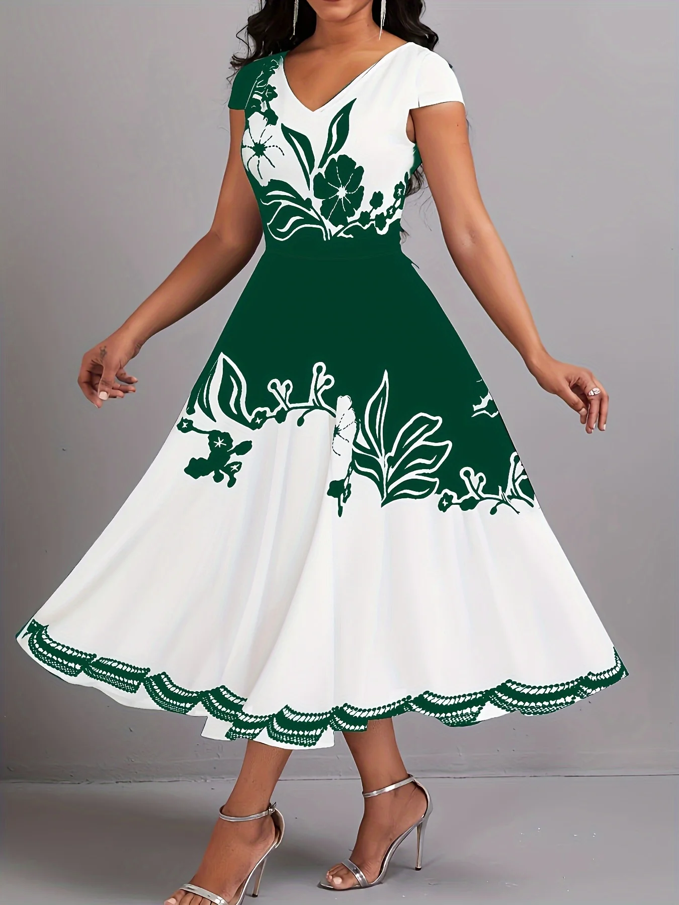 Sukienka plus size w kwiaty peplum z dekoltem V i krótkim rękawem Armijna zieleń