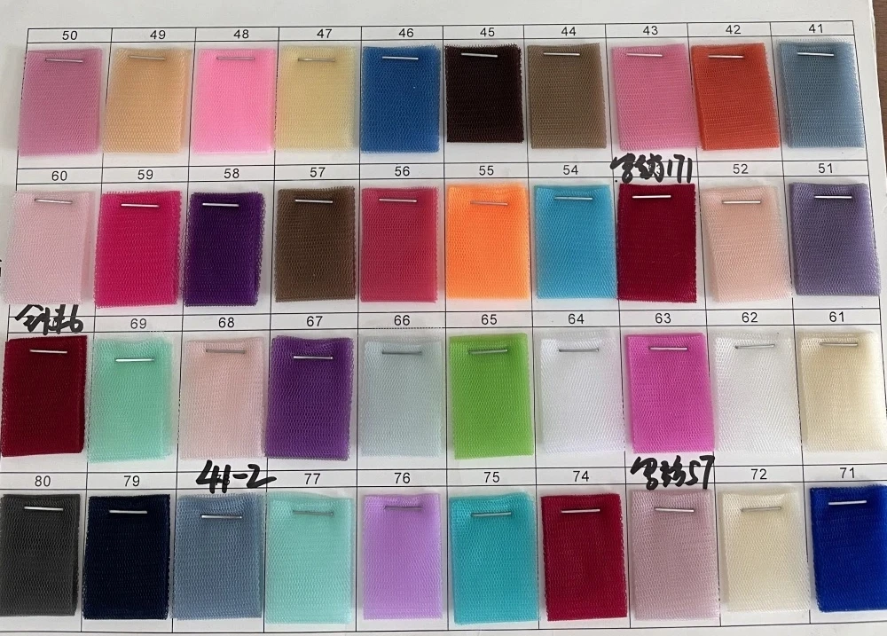Suknia wieczorowa z haftem koralikowym i organzą Customized colors