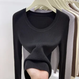 Sweter damski dzianinowy z okrągłym dekoltem, dopasowany, miękki Zielony