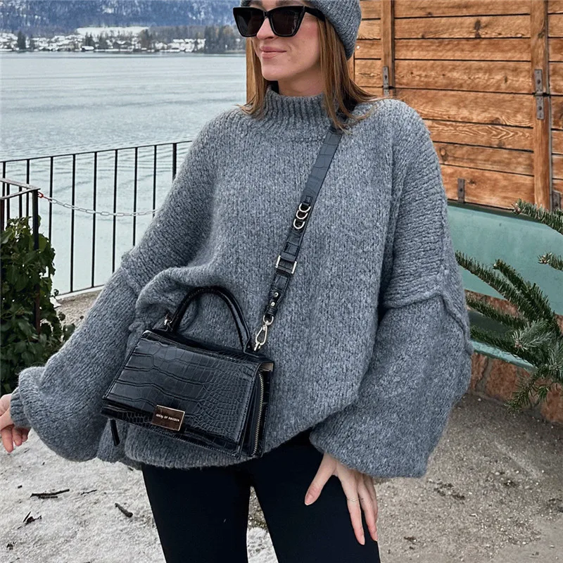 Sweter damski oversize z golfem dzianinowy Armijna zieleń