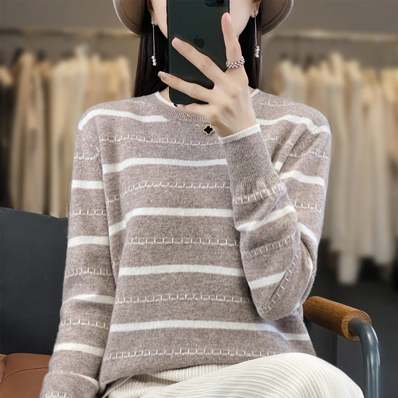 Sweter damski w paski dwukolorowy z bawełny z długim rękawem Brązowy